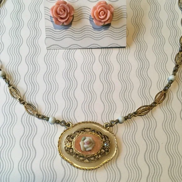 Vintage 1928 Brand Rose Enamel and Porcelain Necklace plus Earrings - Picture 3 of 17